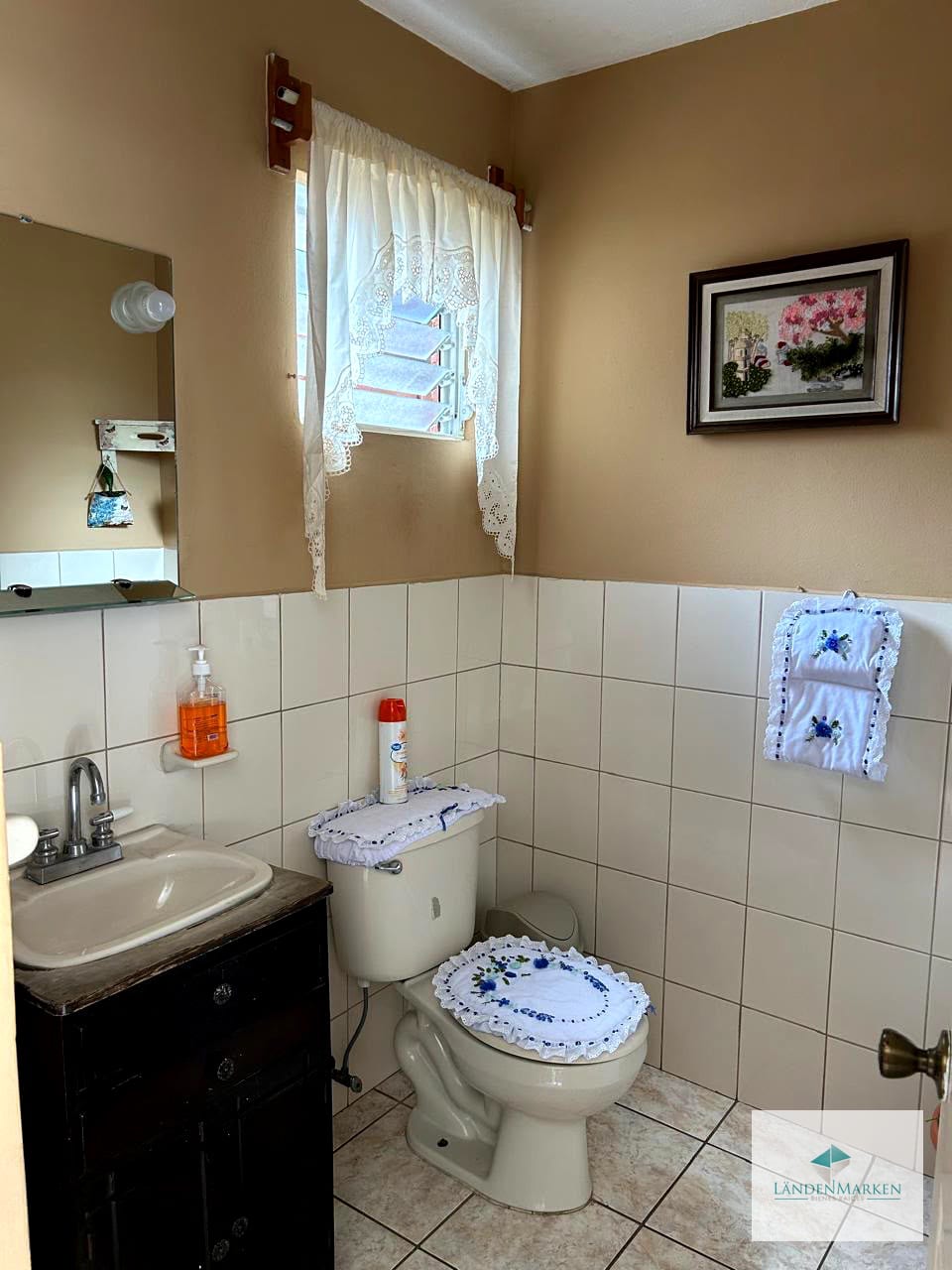 Venta de Amplia Casa de 6 Habitaciones en San Cristobal Sector B7 — Casa en Venta en Zona 8 Mixco, Guatemala, Ciudad — foto 12 de 15