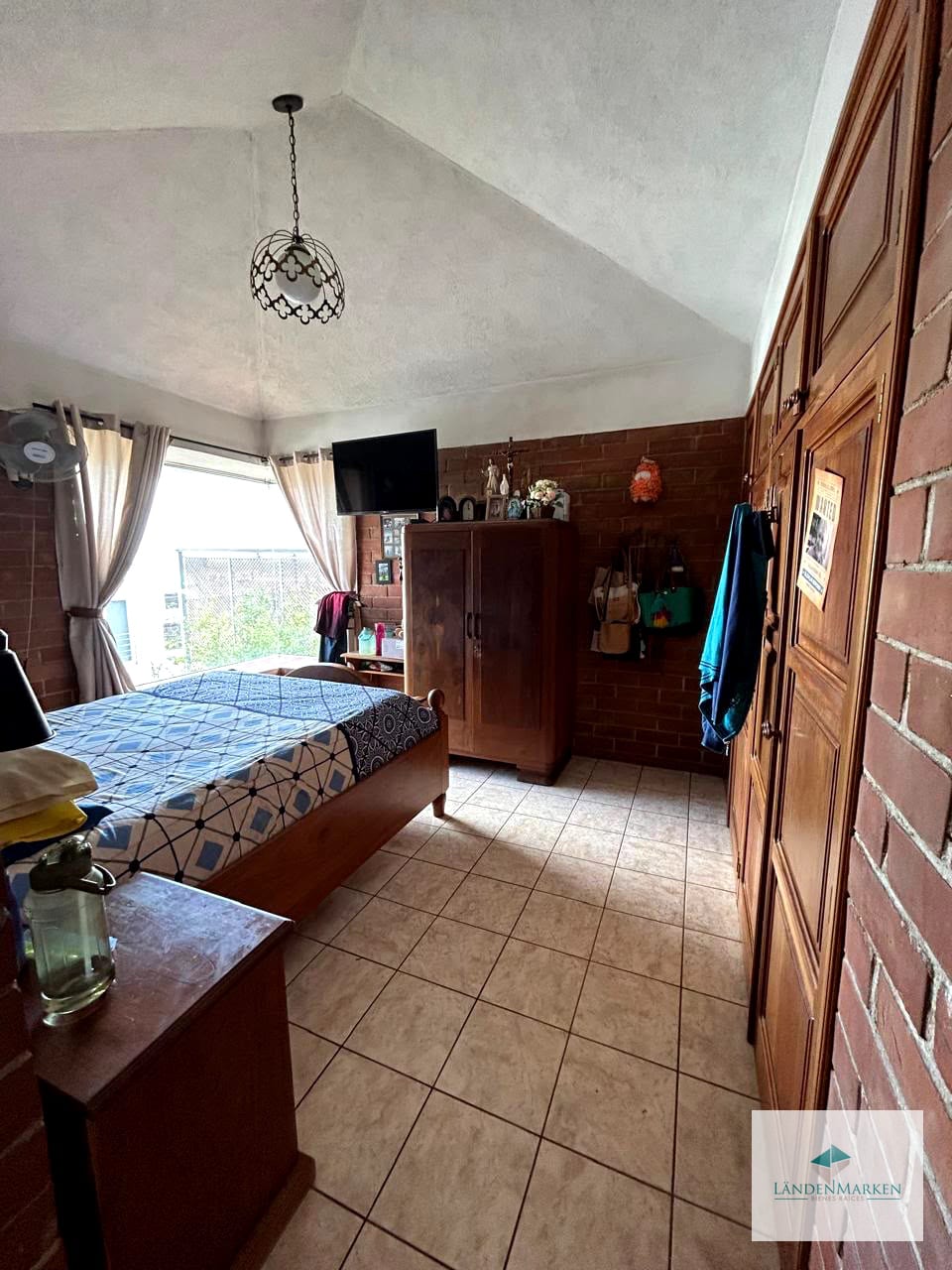 Venta de Amplia Casa de 6 Habitaciones en San Cristobal Sector B7 — Casa en Venta en Zona 8 Mixco, Guatemala, Ciudad — foto 3 de 15