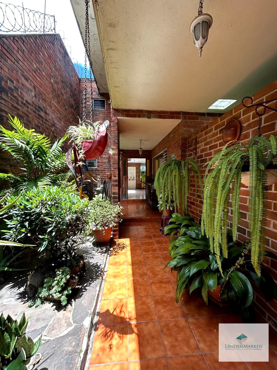 Venta de Amplia Casa de 6 Habitaciones en San Cristobal Sector B7 — Casa en Venta en Zona 8 Mixco, Guatemala, Ciudad — foto 15 de 15