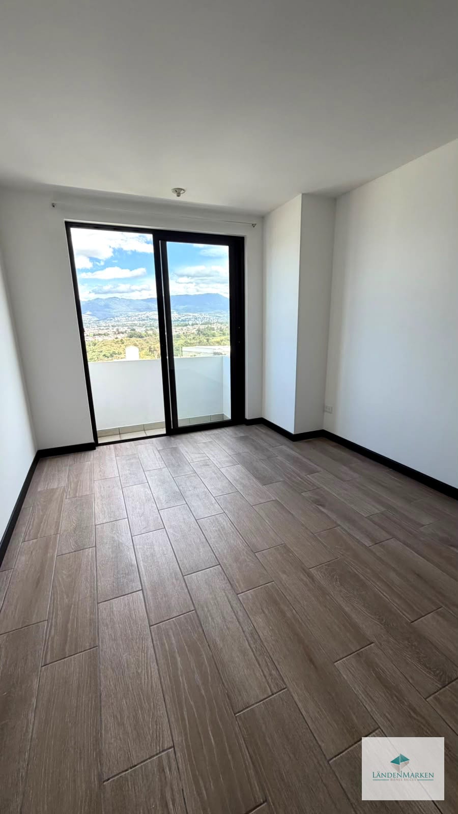 Apartamento Amplio para Estrenar en Edificio Petápolis Zona 12 — Apartamento en Alquiler en Petápolis, Zona 12, Guatemala, Ciudad — foto 16 de 17