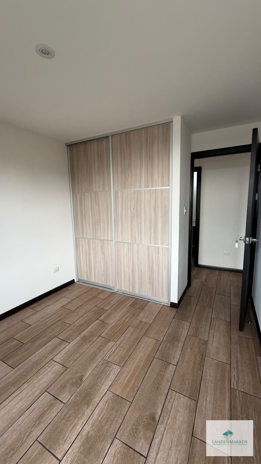 Renta de Moderno y Nuevo Apartamento en Zona 16 San Isidro 2021 — Apartamento en Alquiler en San Isidro 20/21, Zona 16, Guatemala, Ciudad — foto 4 de 17