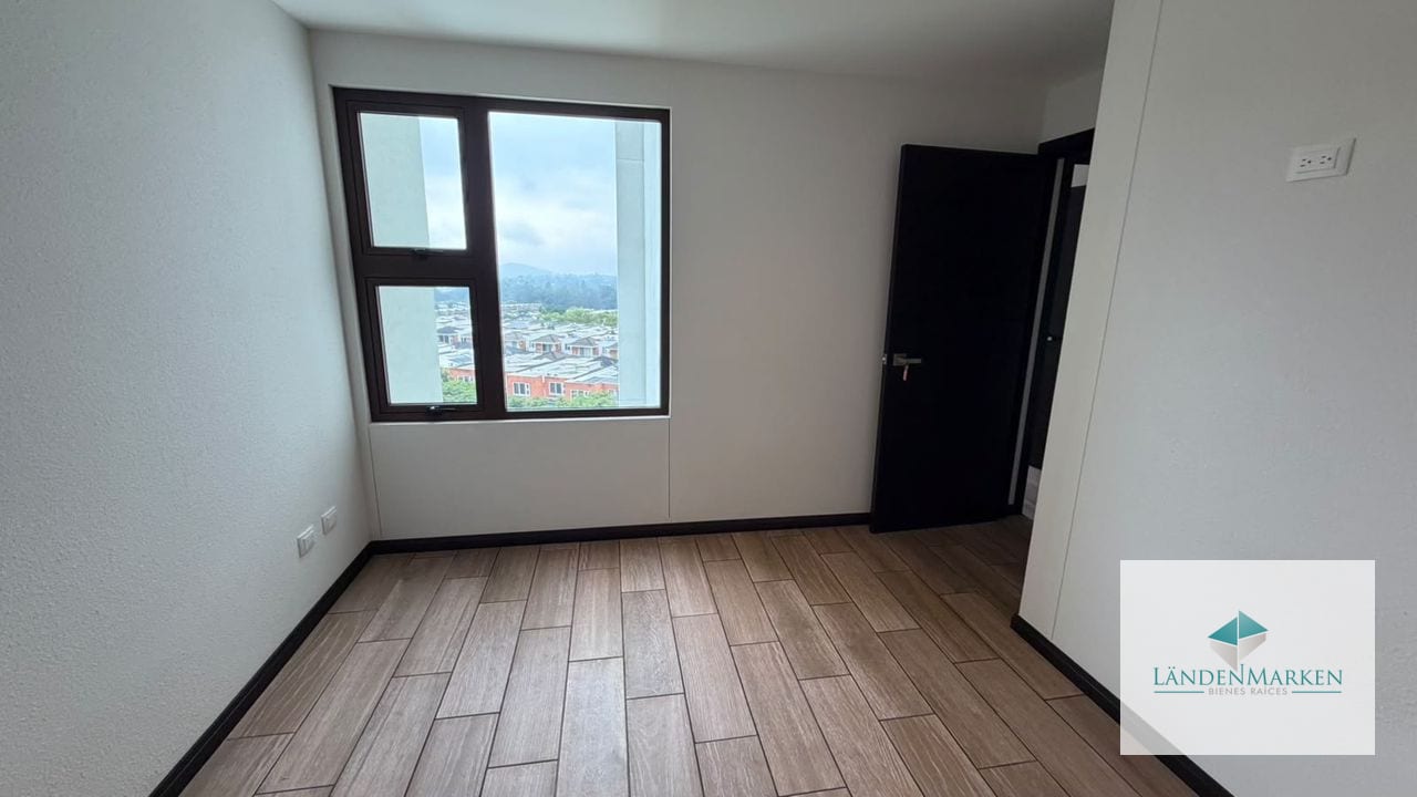 Renta de Moderno y Nuevo Apartamento en Zona 16 San Isidro 2021 — Apartamento en Alquiler en San Isidro 20/21, Zona 16, Guatemala, Ciudad — foto 13 de 17