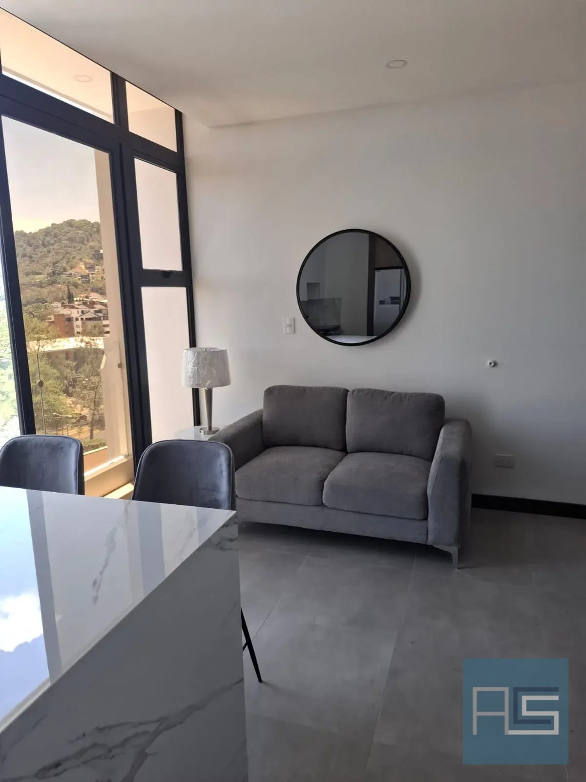 Moderno e iluminado apartamento amueblado en Alquiler para estrenar en Vista Hermosa II — Apartamento en Alquiler en Arles, Zona 15, Guatemala, Ciudad — foto 2 de 16