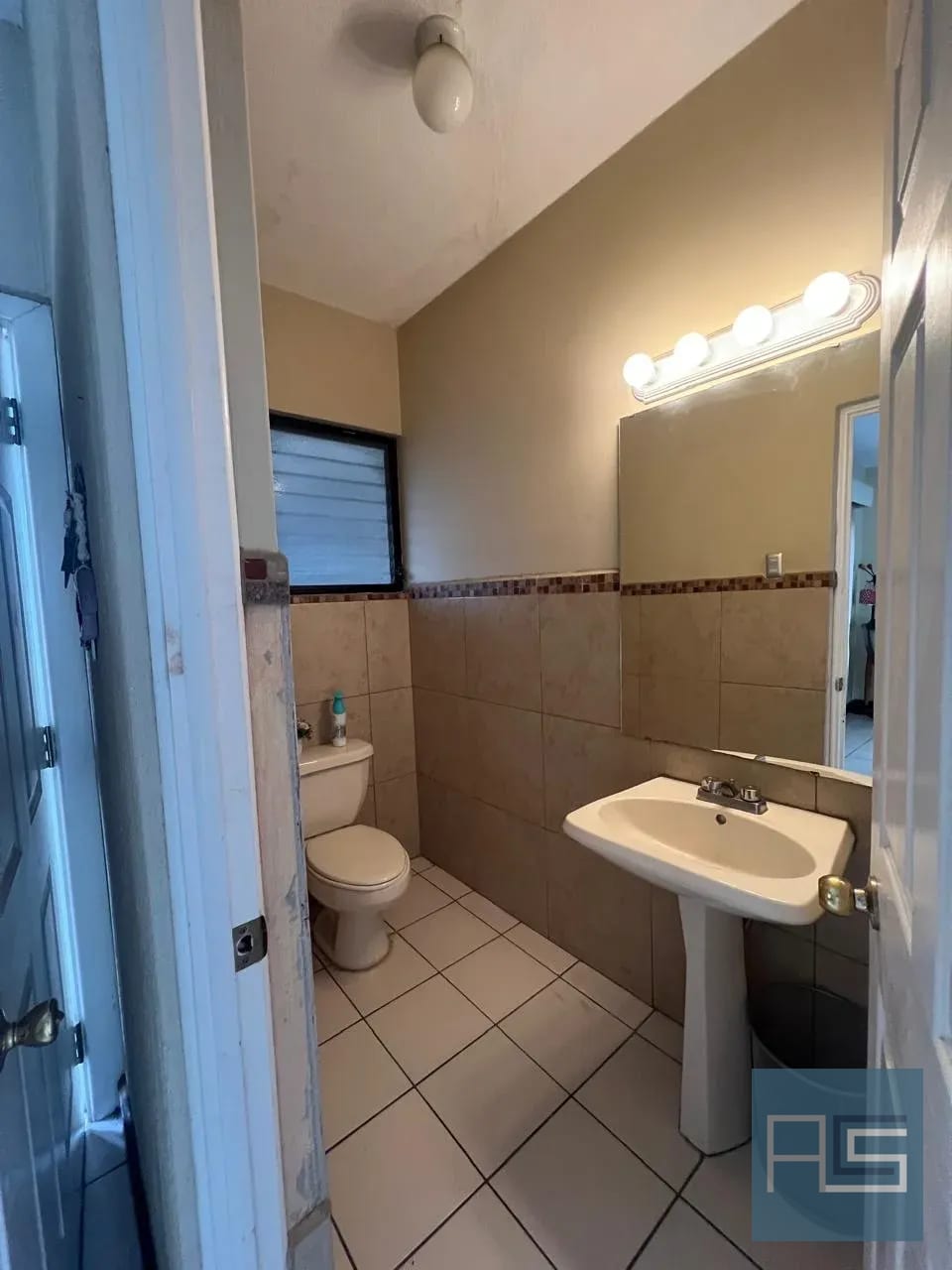 Amplia casa en Venta en Los Manantiales, Carretera a El Salvador (+1) — Casa en Venta en San José Pinula, Guatemala, Ciudad — foto 5 de 12