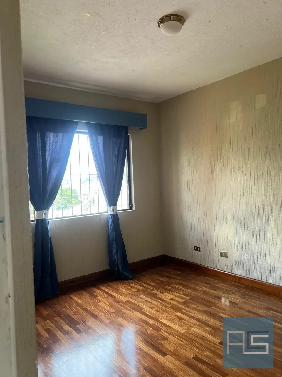 Amplia casa en Venta en Los Manantiales, Carretera a El Salvador (+1) — Casa en Venta en San José Pinula, Guatemala, Ciudad — foto 10 de 12