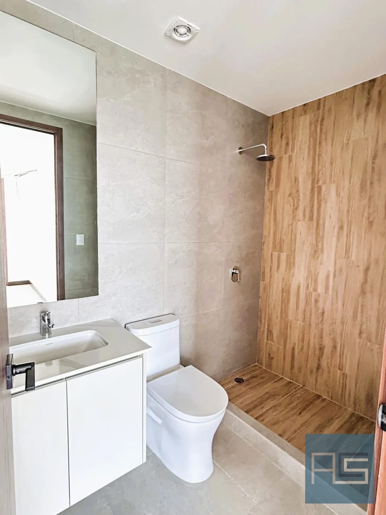 Apartamento de 2 habitaciones y estudio o sala familiar, nuevo muy iluminado, en Renta — Apartamento en Alquiler en Zona 13, Guatemala, Ciudad — foto 7 de 17
