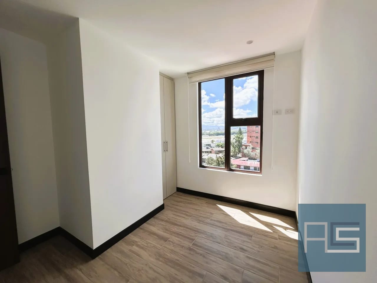 Apartamento de 2 habitaciones y estudio o sala familiar, nuevo muy iluminado, en Renta — Apartamento en Alquiler en Zona 13, Guatemala, Ciudad — foto 11 de 17