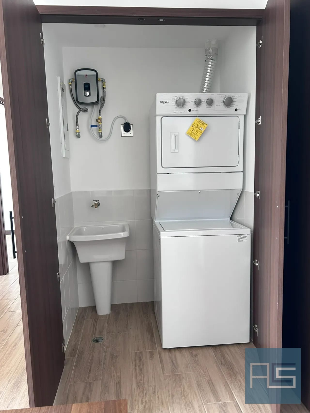 Apartamento de 2 habitaciones y estudio o sala familiar, nuevo muy iluminado, en Renta — Apartamento en Alquiler en Zona 13, Guatemala, Ciudad — foto 13 de 17