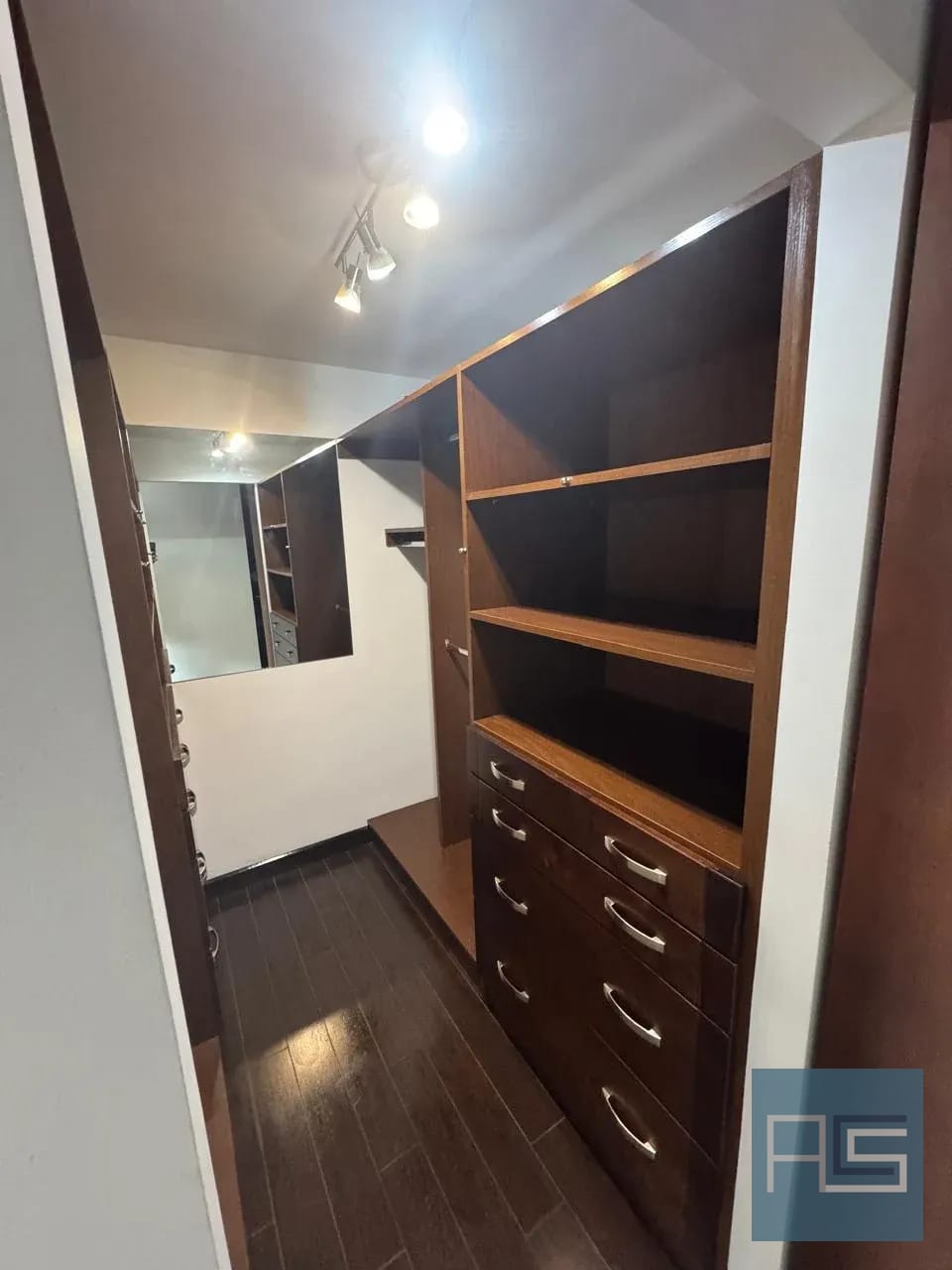 Apartamento amplio de 2 habitaciones en venta en Attica 1, zona 14 — Apartamento en Venta en Attica, Zona 14, Guatemala, Ciudad — foto 8 de 14