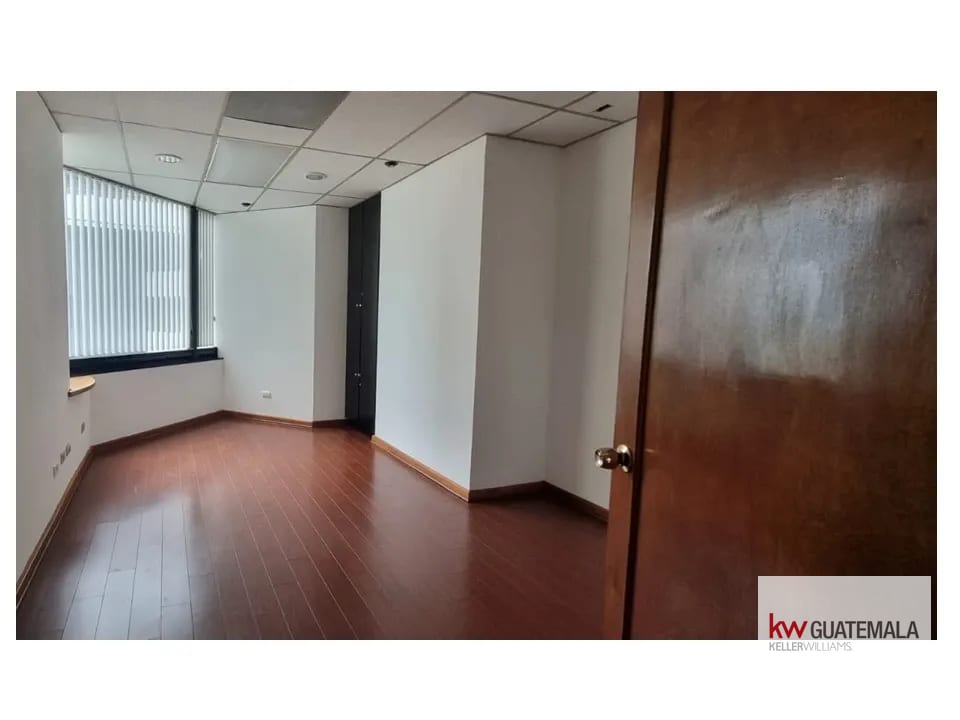 RENTA DE OFICINA EN ZONA 10 — Oficina en Alquiler en Murano Center, Zona 10, Guatemala, Ciudad — foto 12 de 14