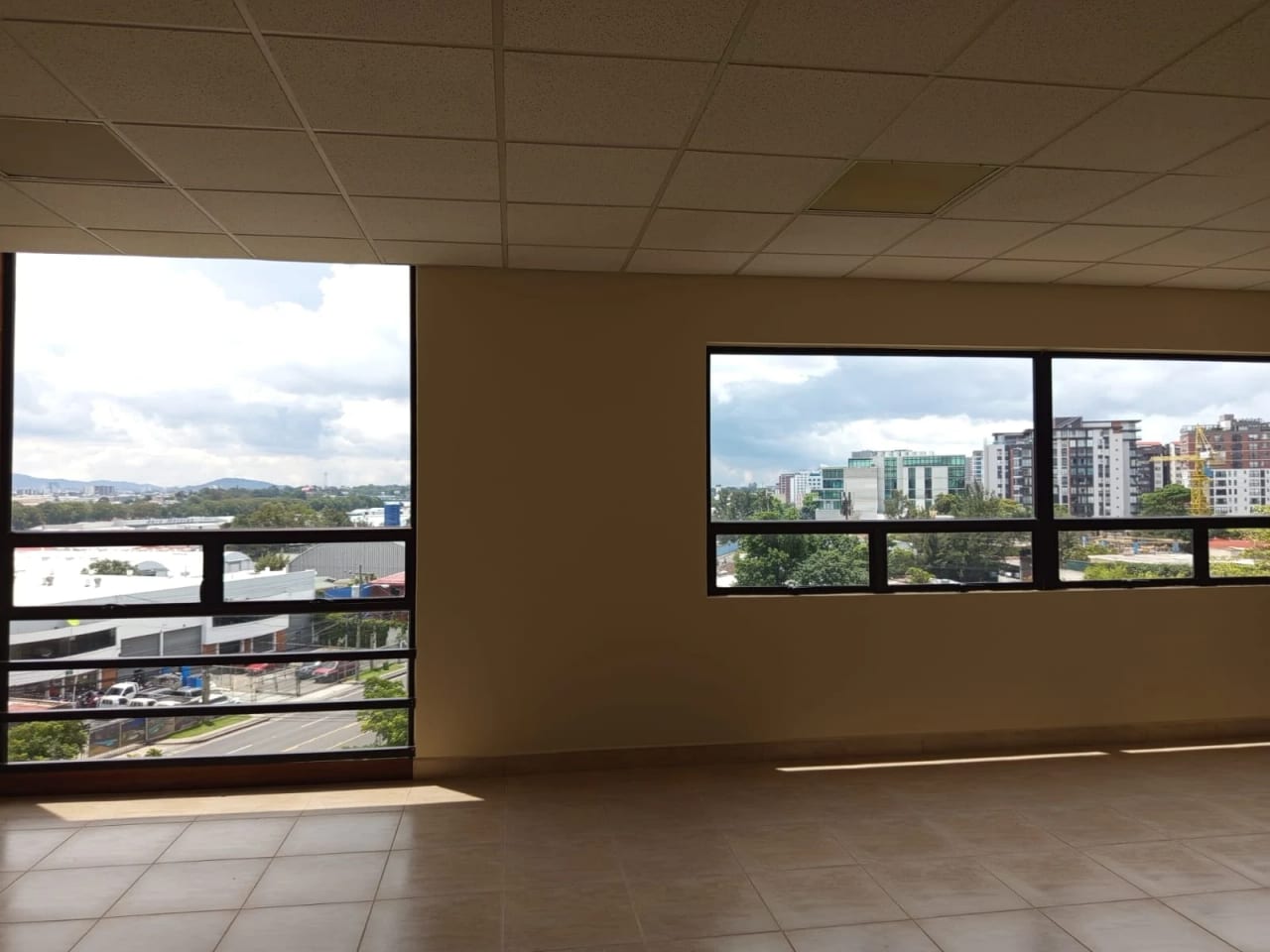SE RENTA OFICINA EJECUTIVA – 181 MT2 EN EDIFICIO ZONA 13 — Oficina en Alquiler en Zona 13, Guatemala, Ciudad — foto 7 de 13