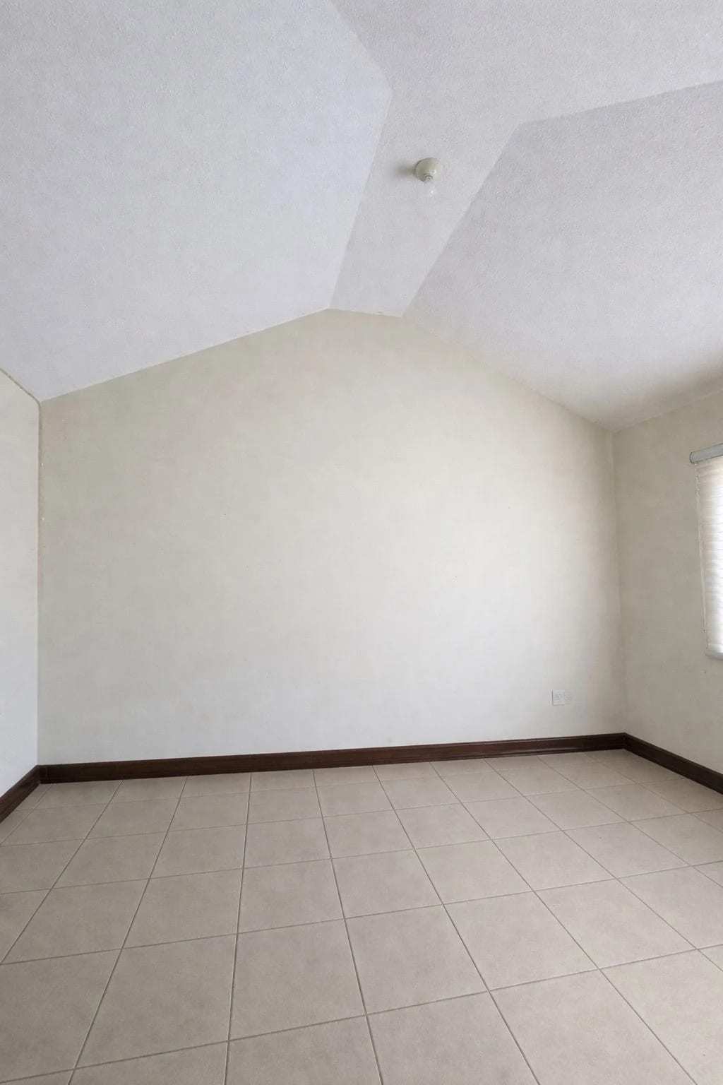 Casa en Venta en Bosques de San Marino, Ciudad San Cristobal, zona 8 de Mixco — Casa en Venta en Zona 8 Mixco, Guatemala, Ciudad — foto 8 de 14