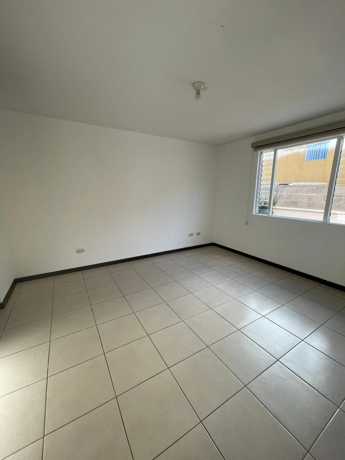 Casa en Venta en Bosques de San Marino, Ciudad San Cristobal, zona 8 de Mixco — Casa en Venta en Zona 8 Mixco, Guatemala, Ciudad — foto 9 de 14