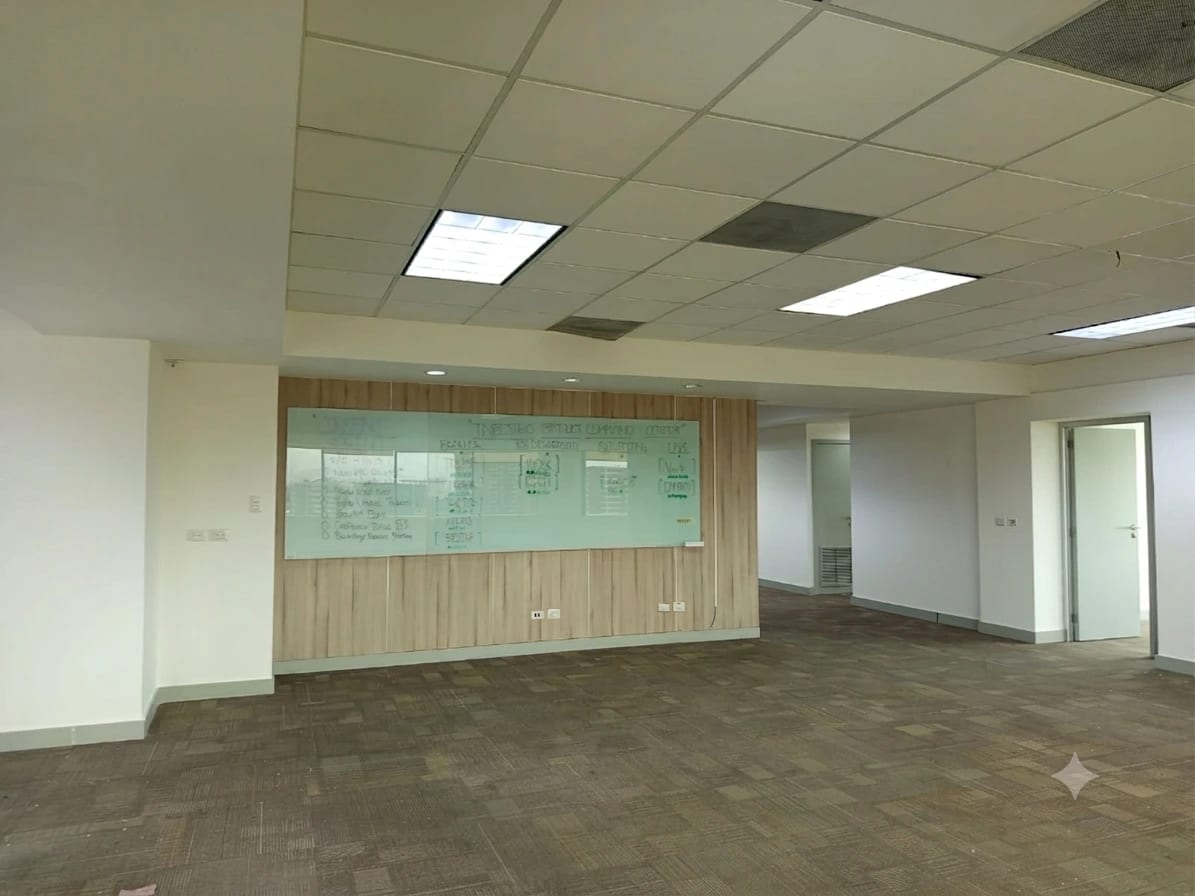 Se renta mega oficina en zona 14 — Oficina en Alquiler en Exedra, Zona 14, Guatemala, Ciudad — foto 4 de 13