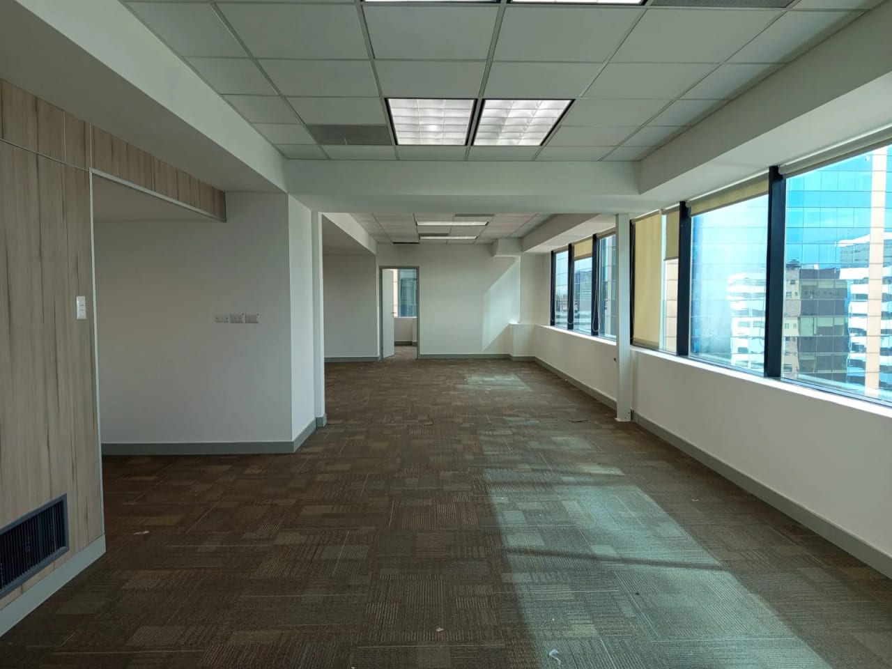 Se renta mega oficina en zona 14 — Oficina en Alquiler en Exedra, Zona 14, Guatemala, Ciudad — foto 1 de 13