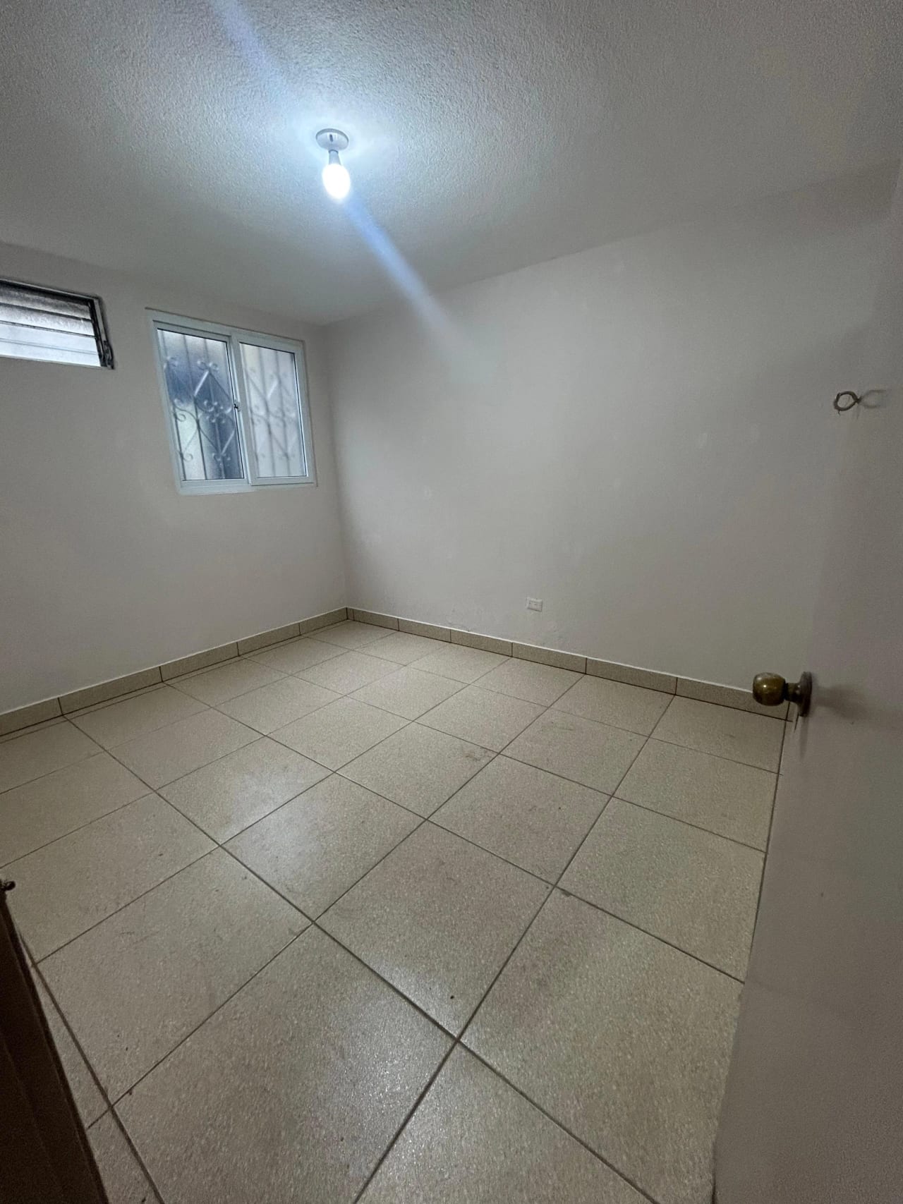 Se renta apartamento en zona 11 — Apartamento en Alquiler en Aralia Mariscal, Zona 11, Guatemala, Ciudad — foto 2 de 10