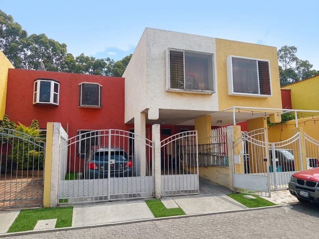 Casa en Venta en Condominio Villa Romana, zona 10 de Villa Nueva, Guatemala — Casa en Venta en Villa Nueva, Guatemala, Ciudad — foto 1 de 13