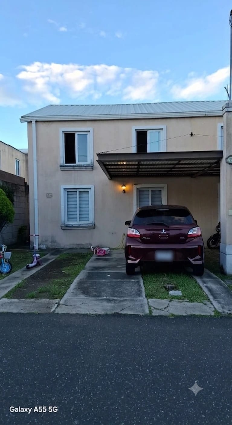 Casa en Venta En Condado Catalina, Condominio Quiroga — Casa en Venta en Villa Nueva, Guatemala, Ciudad — foto 1 de 11