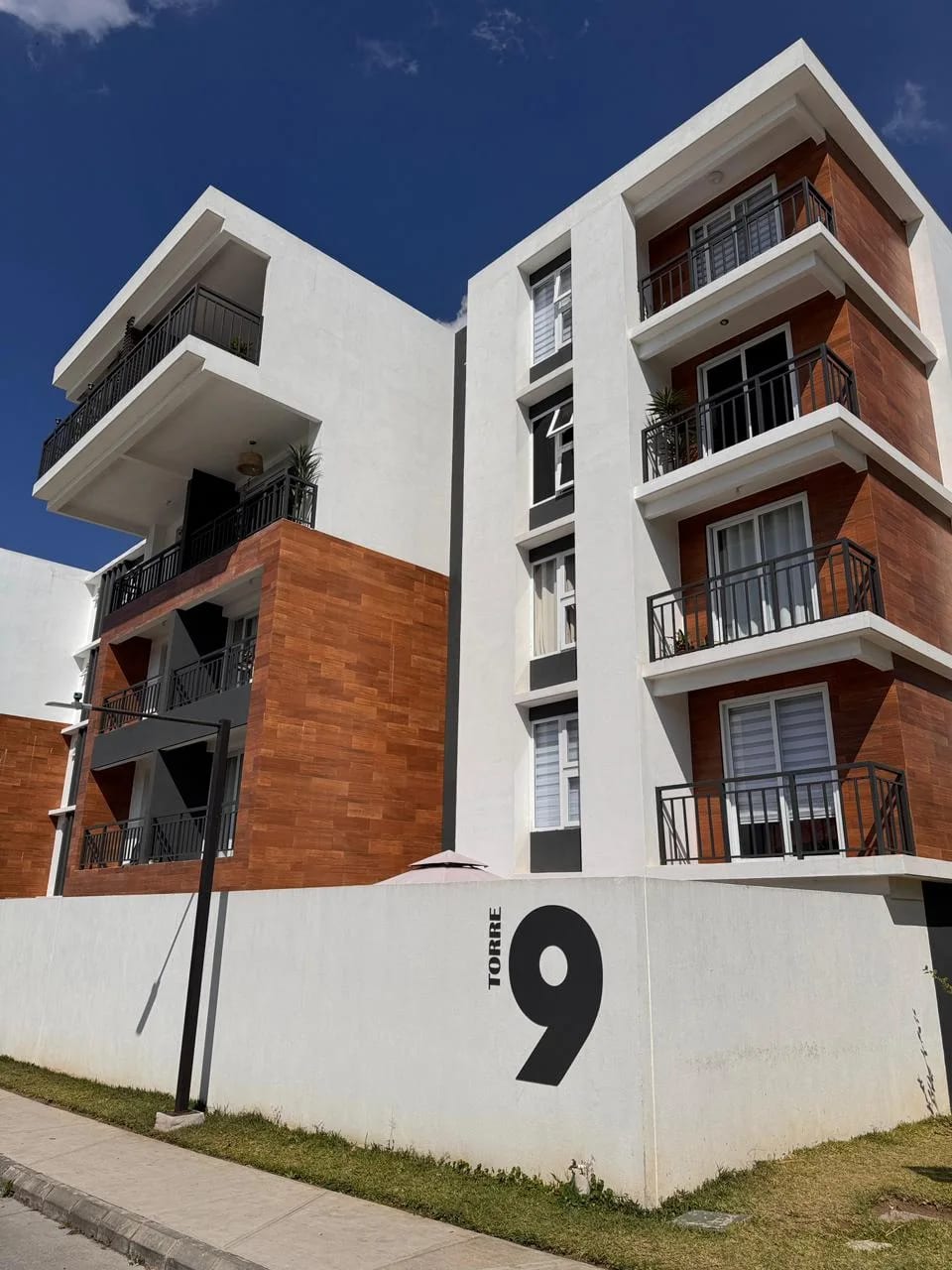 Apartamento en Renta En Zona 16 — Apartamento en Alquiler en Zona 16, Guatemala, Ciudad — foto 1 de 9
