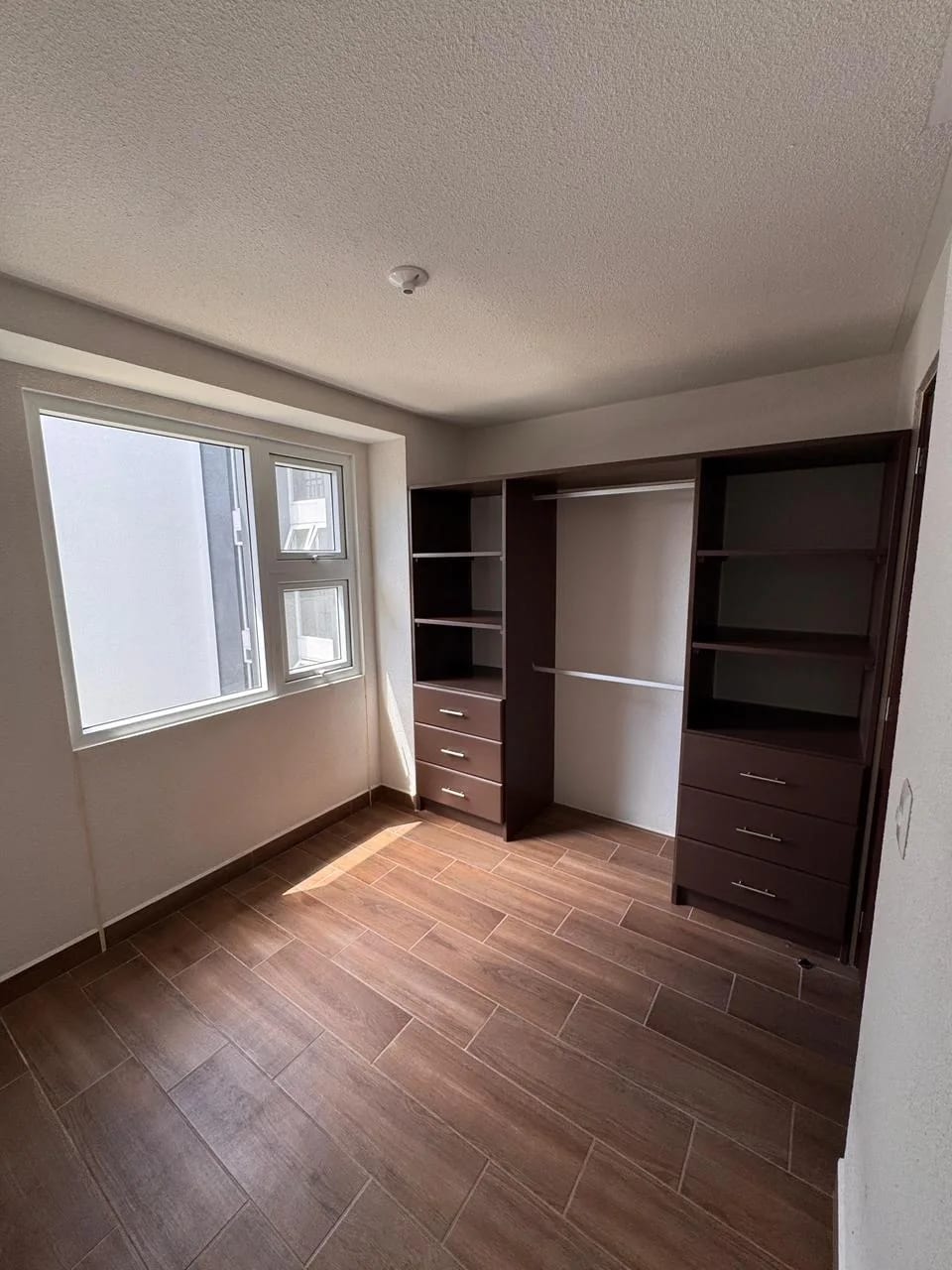 Apartamento en Renta En Zona 16 — Apartamento en Alquiler en Zona 16, Guatemala, Ciudad — foto 5 de 9