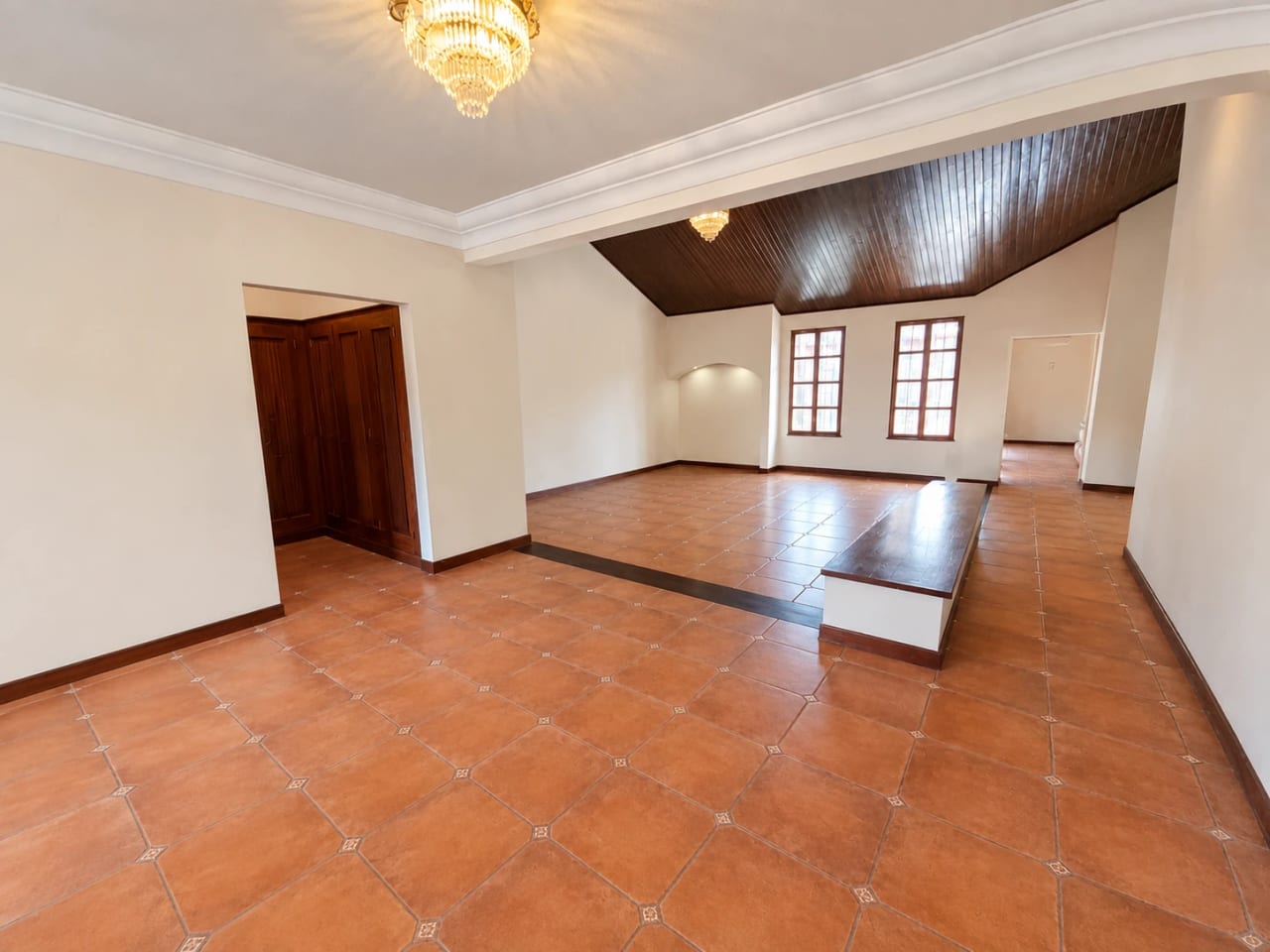 Casa en Venta en Antigua Guatemala — Casa en Venta en Dentro del Casco, Antigua, Sacatepéquez — foto 1 de 11