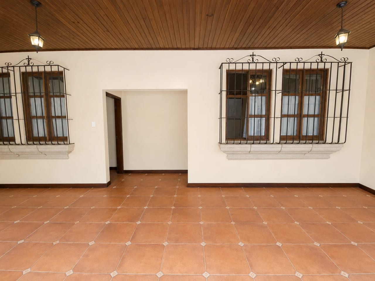 Casa en Venta en Antigua Guatemala — Casa en Venta en Dentro del Casco, Antigua, Sacatepéquez — foto 3 de 11