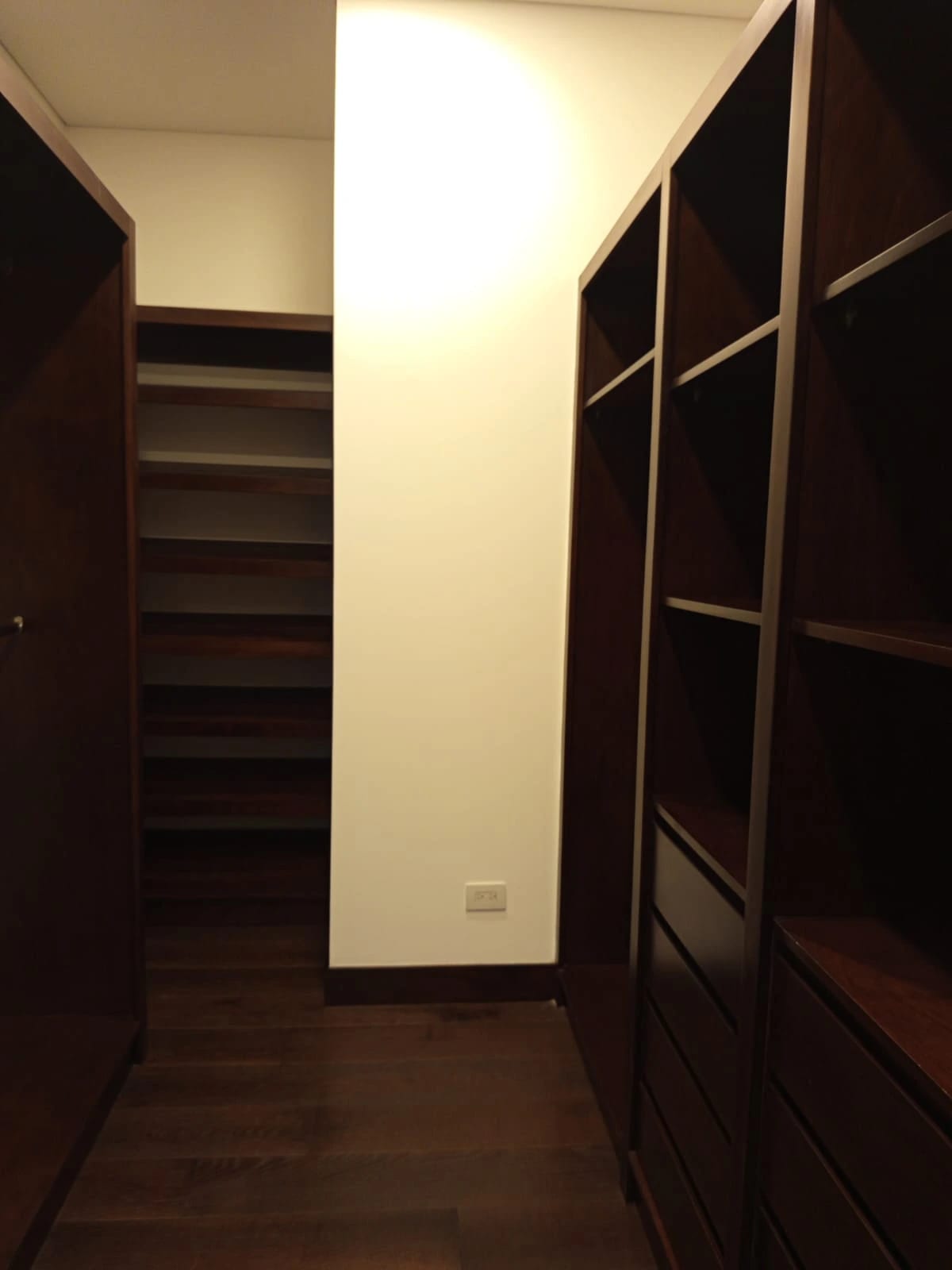Apartamento en Zona 14 — Disponible en Venta y Renta — Apartamento en Alquiler en Zona 14, Guatemala, Ciudad — foto 9 de 17