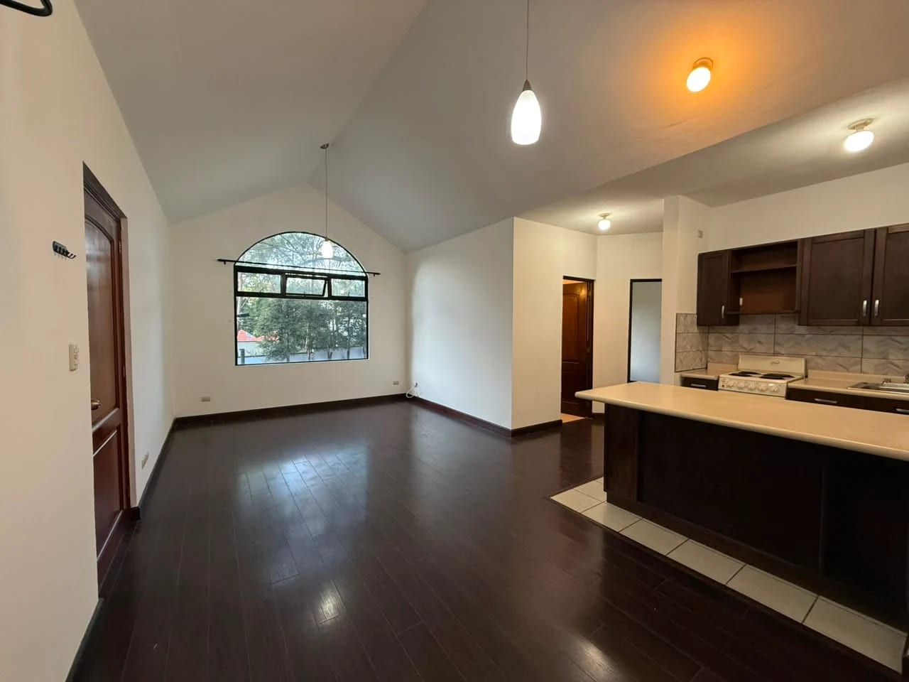 Apartamento en Renta Villa Tiepolo — Apartamento en Alquiler en Villa Tiepolo, Carretera a El Salvador, Guatemala, Ciudad — foto 1 de 8