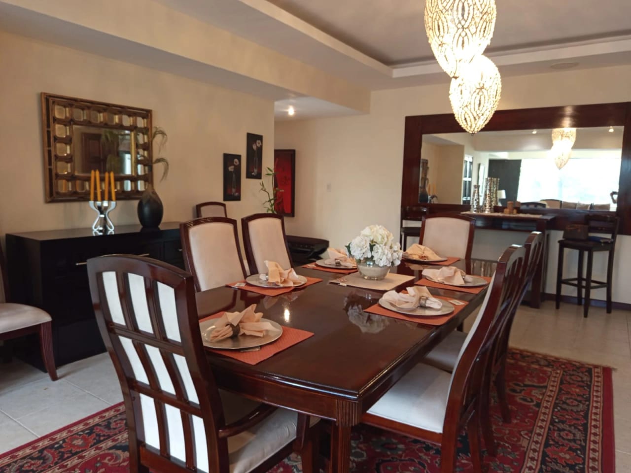 Apartamento Amueblado en Zona 14 (renta / Venta) — Apartamento en Alquiler en Zona 14, Guatemala, Ciudad — foto 2 de 17