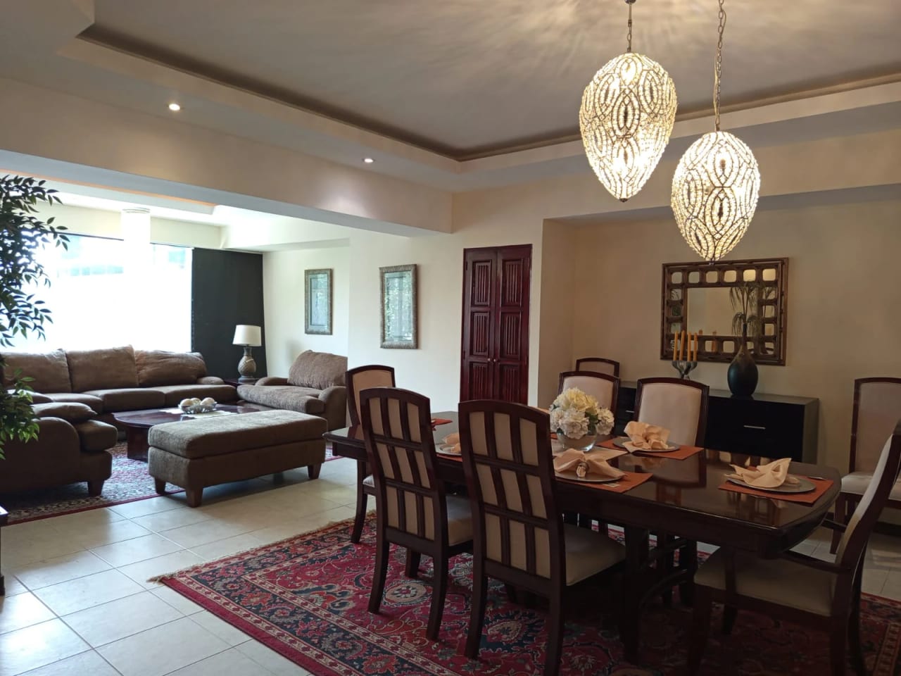 Apartamento Amueblado en Zona 14 (renta / Venta) — Apartamento en Alquiler en Zona 14, Guatemala, Ciudad — foto 1 de 17