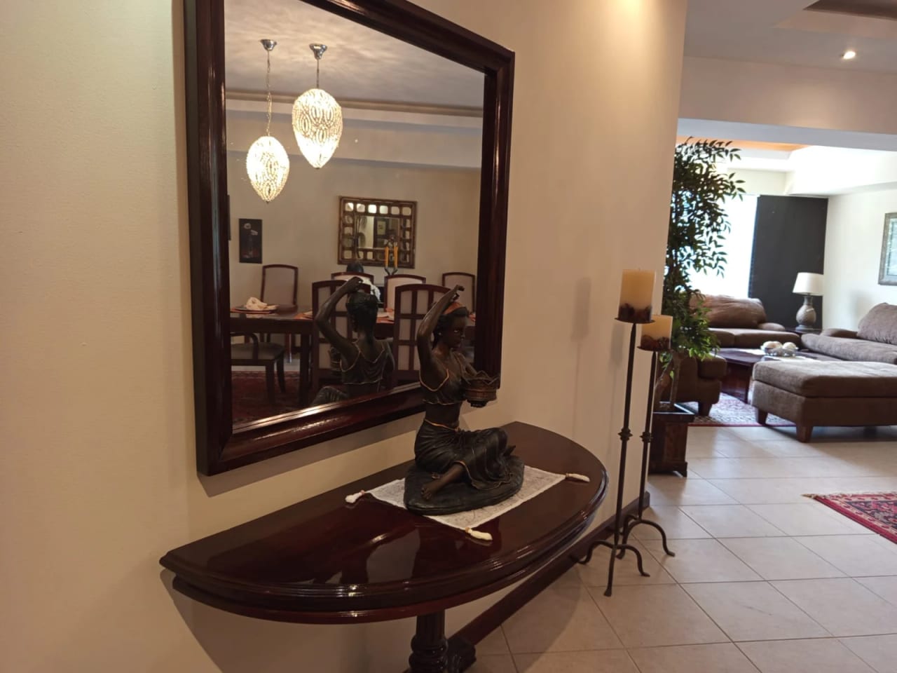 Apartamento Amueblado en Zona 14 (renta / Venta) — Apartamento en Alquiler en Zona 14, Guatemala, Ciudad — foto 3 de 17