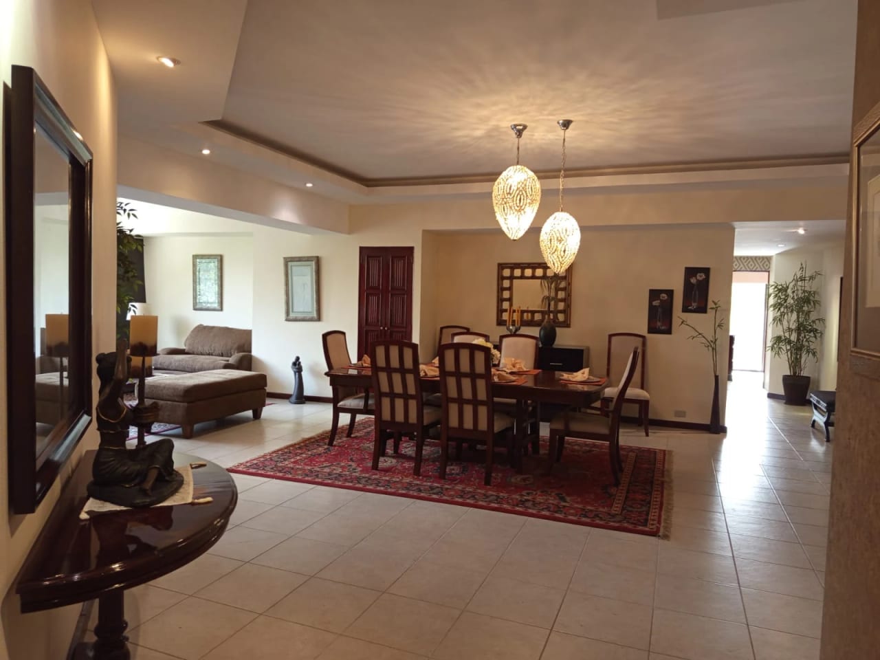 Apartamento Amueblado en Zona 14 (renta / Venta) — Apartamento en Alquiler en Zona 14, Guatemala, Ciudad — foto 4 de 17