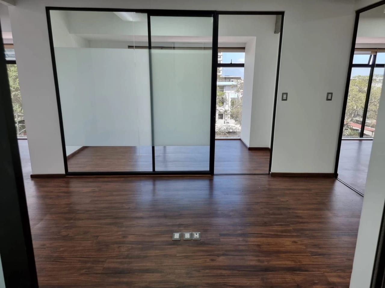 Venta de Oficina en Avenida Reforma (zona 9) — Oficina en Venta en Zona 9, Guatemala, Ciudad — foto 2 de 14