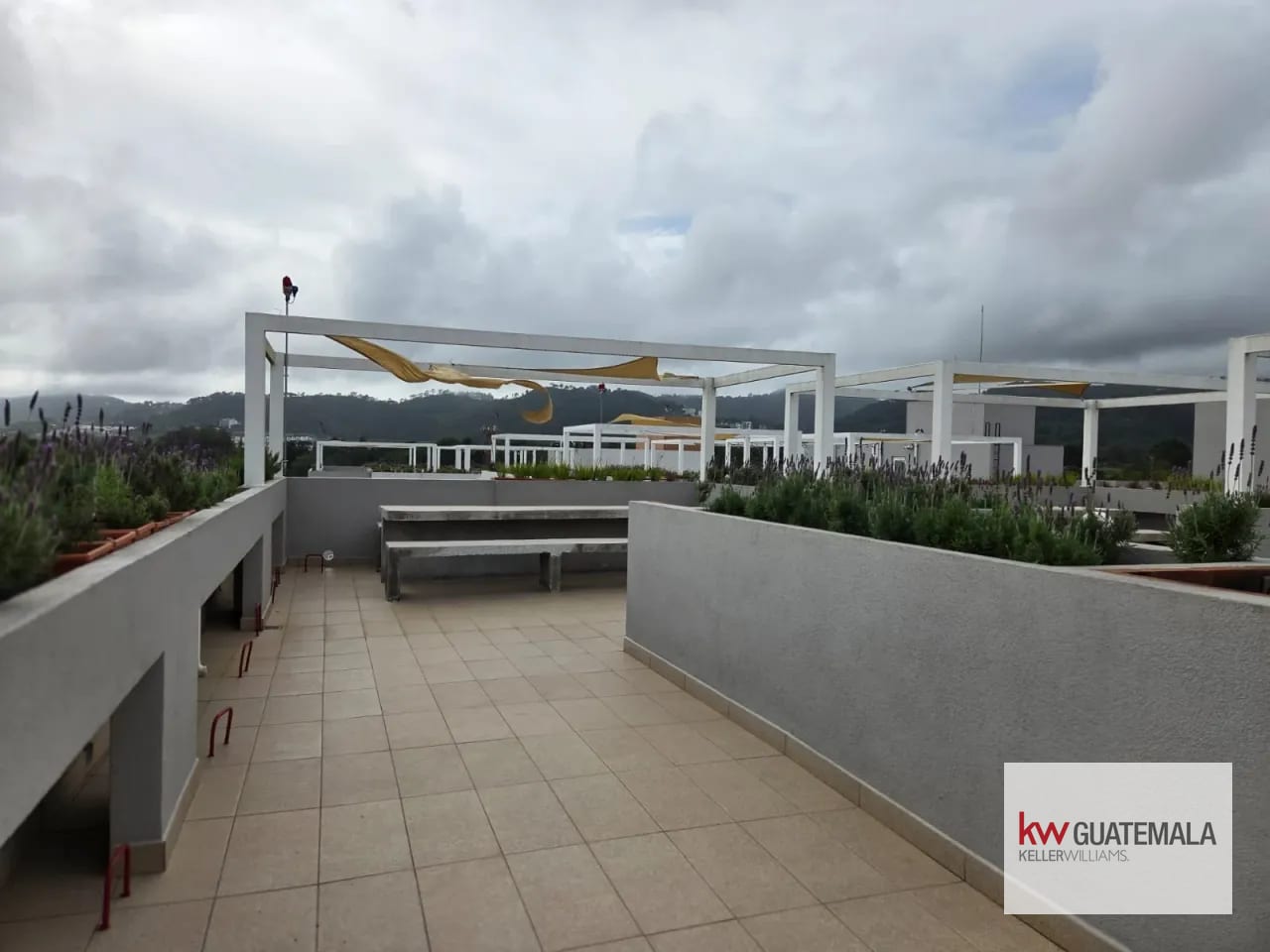 Venta de Apartamento en Lares Zona 16 — Apartamento en Venta en Zona 16, Guatemala, Ciudad — foto 10 de 13