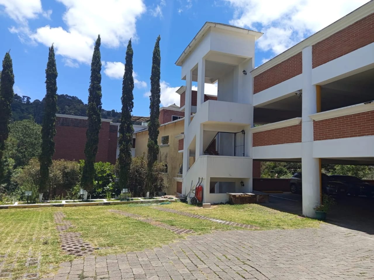 Apartamento en Renta y Venta en zona 16 Colonia La Montaña — Apartamento en Venta en Zona 16, Guatemala, Ciudad — foto 10 de 14