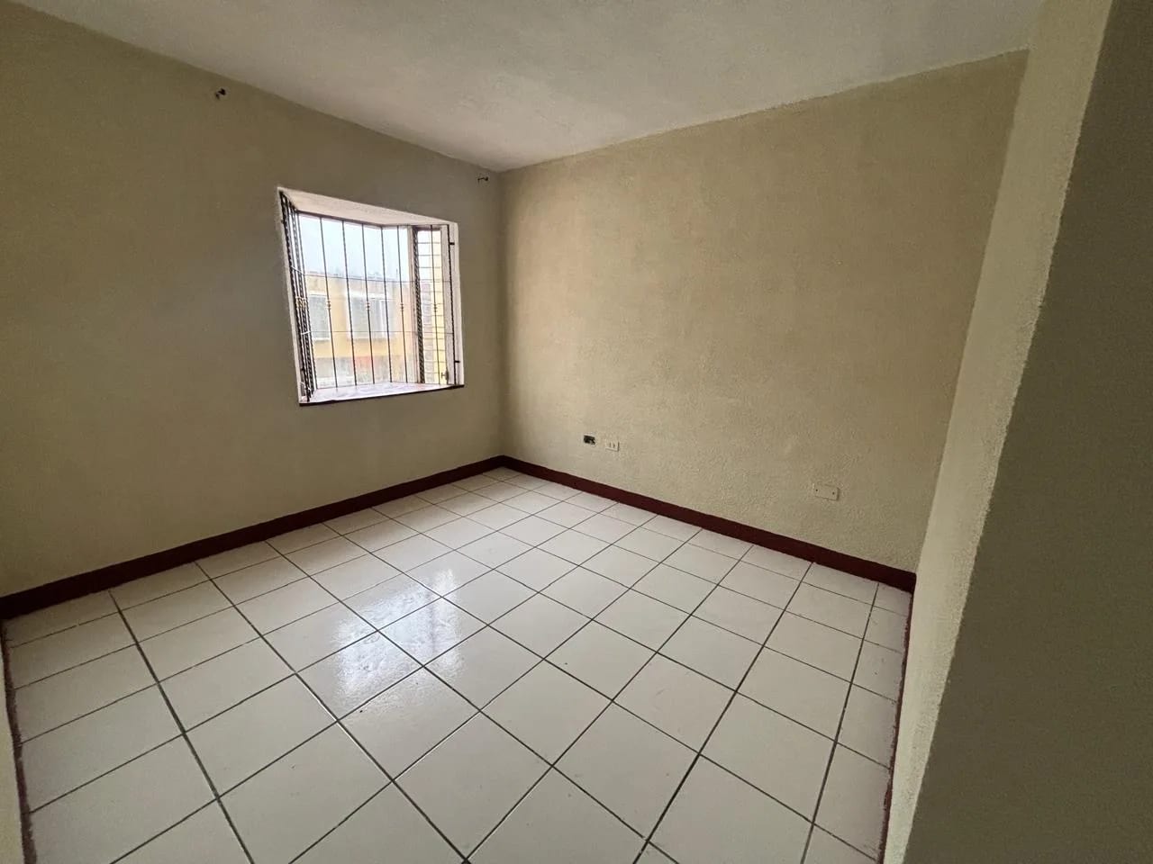 Casa en Venta en Condominio Villa Romana, zona 10 de Villa Nueva, Guatemala — Casa en Venta en Villa Nueva, Guatemala, Ciudad — foto 10 de 14