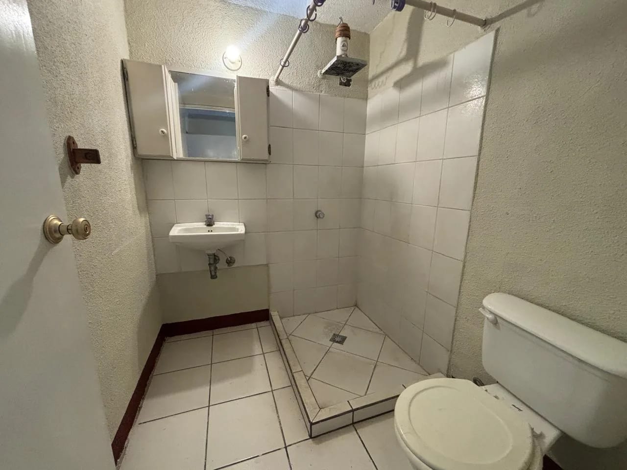 Casa en Venta en Condominio Villa Romana, zona 10 de Villa Nueva, Guatemala — Casa en Venta en Villa Nueva, Guatemala, Ciudad — foto 7 de 14