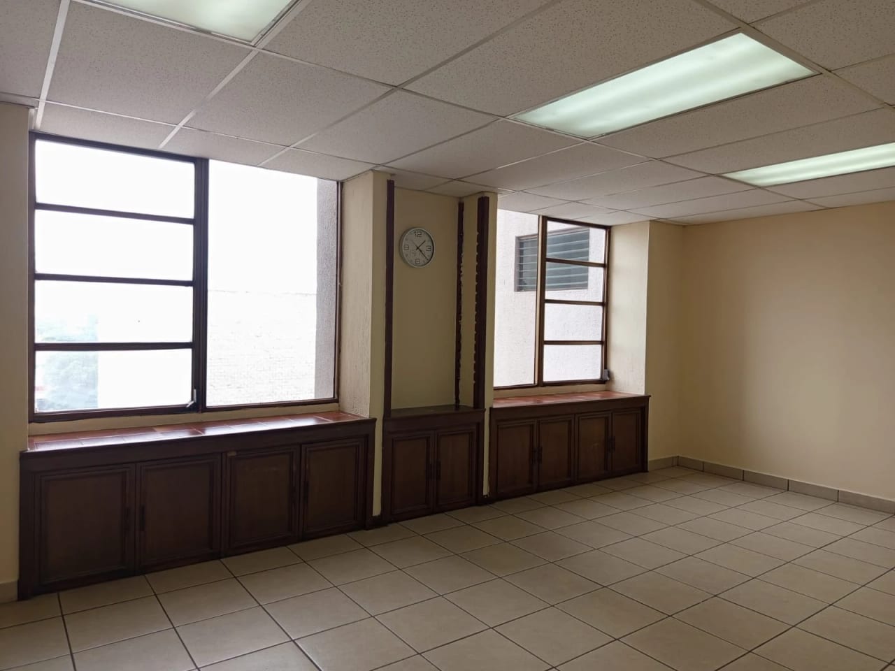Se Renta Oficina en Zona 9 — Oficina en Alquiler en Zona 9, Guatemala, Ciudad — foto 11 de 17