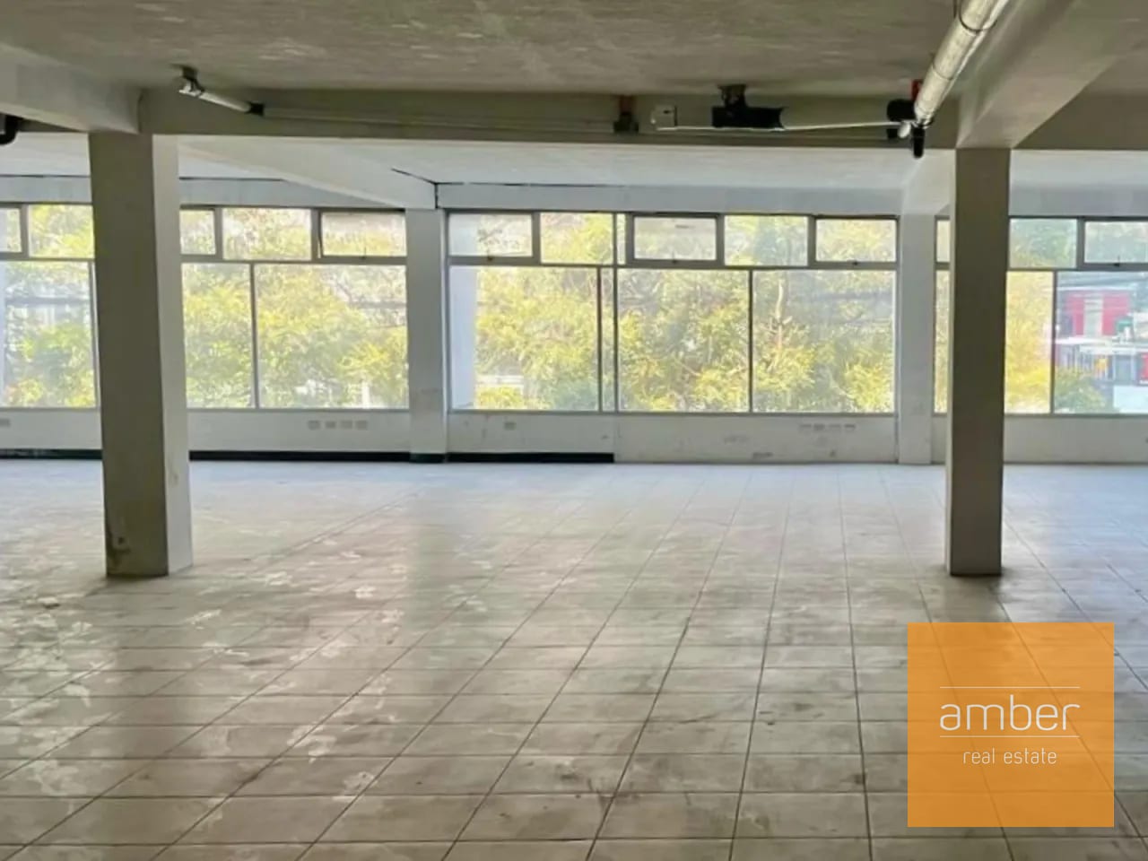 Oficina en zona 9 — Oficina en Alquiler en Zona 9, Guatemala, Ciudad — foto 1 de 3