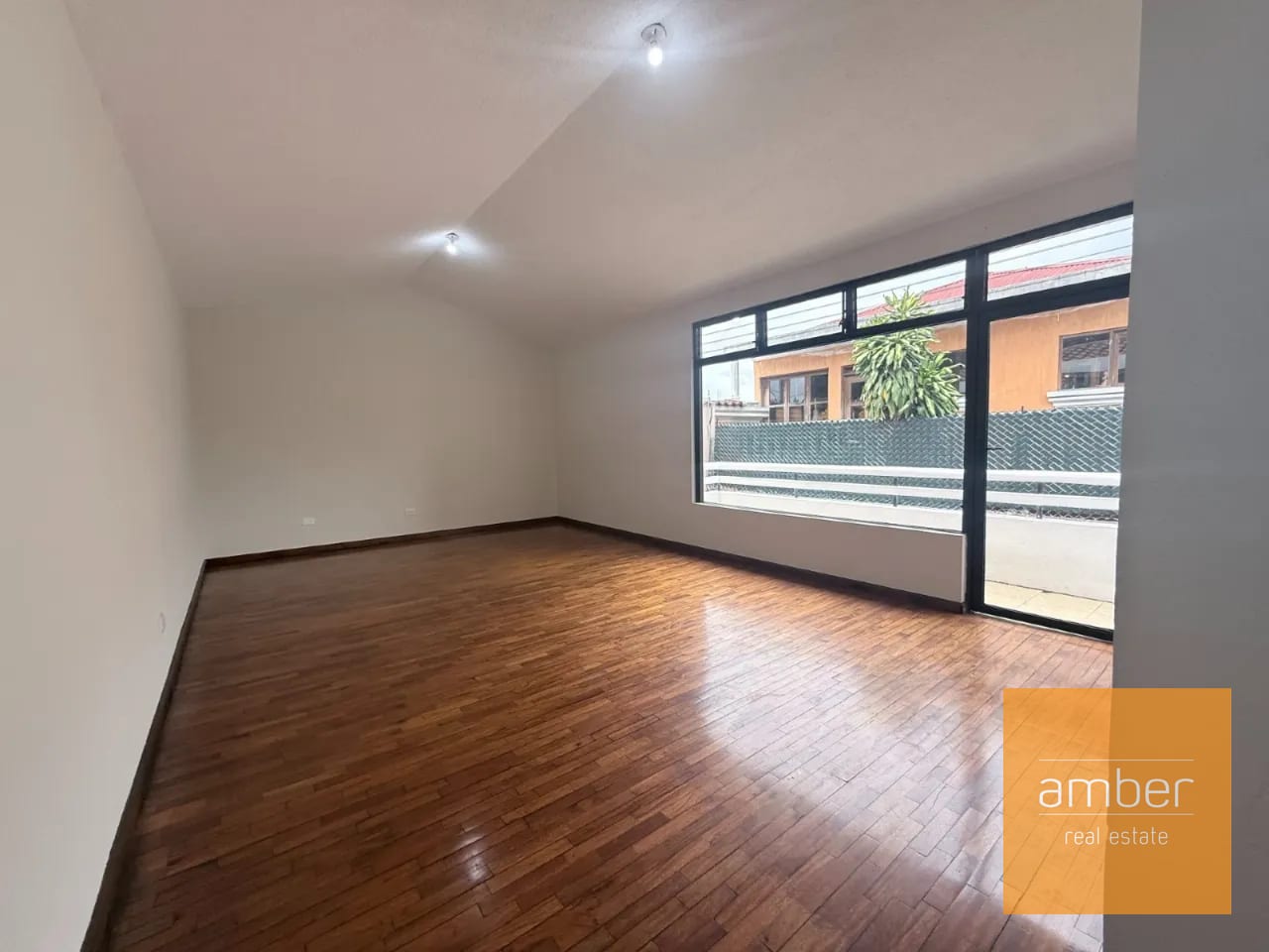 Casa en Condominio San Sebastián, zona 13 — Casa en Alquiler en Zona 13, Guatemala, Ciudad — foto 4 de 10