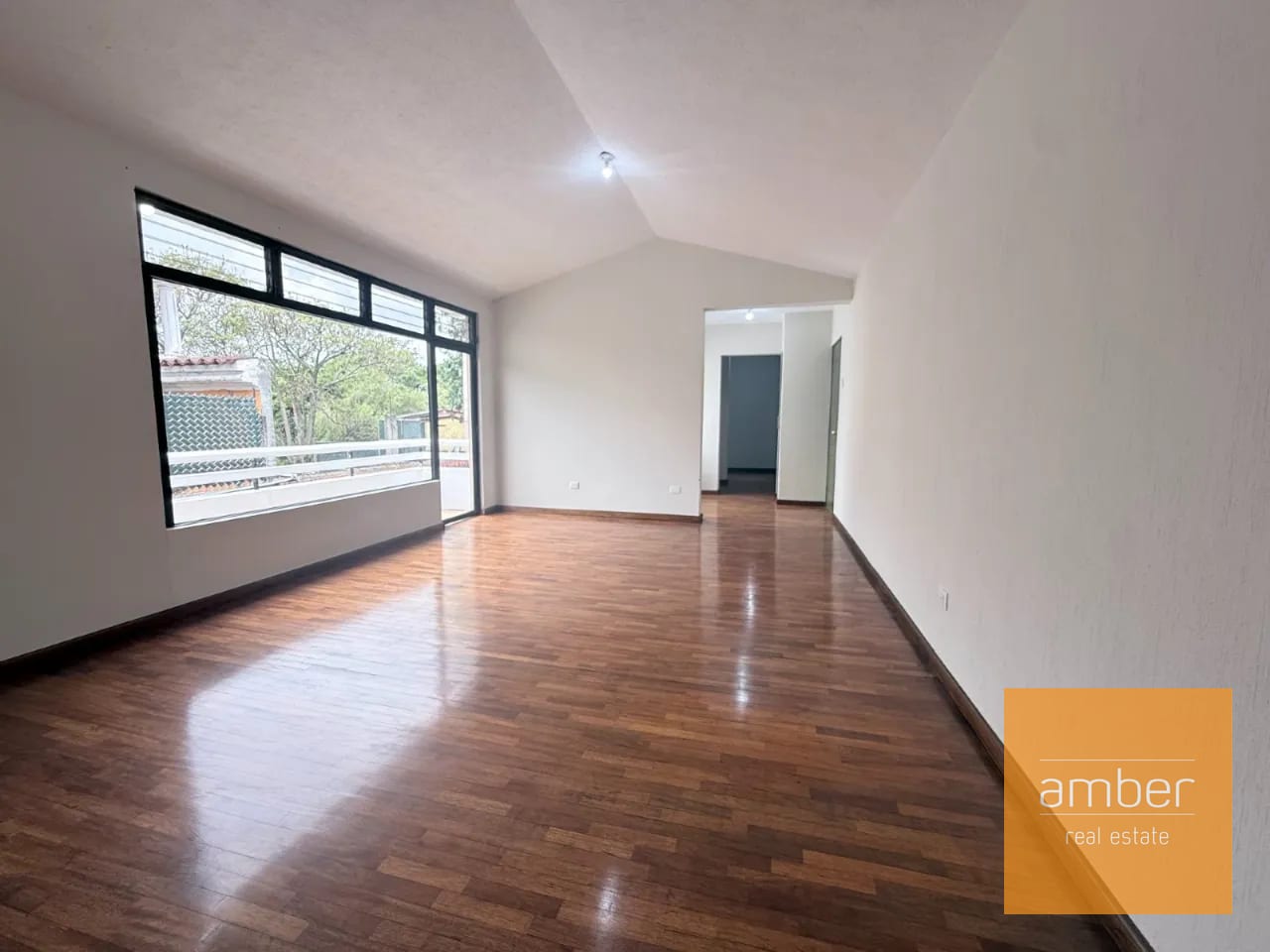 Casa en Condominio San Sebastián, zona 13 — Casa en Alquiler en Zona 13, Guatemala, Ciudad — foto 3 de 10