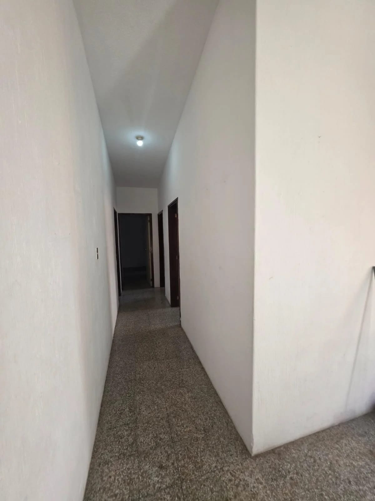 Casa en venta para remodelar, dentro de exclusivo condominio pequeño, Jardines de San Isidro, zona 16 — Casa en Venta en Jardines de San Isidro, Zona 16, Guatemala, Ciudad — foto 2 de 7