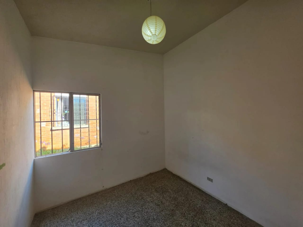 Casa en venta para remodelar, dentro de exclusivo condominio pequeño, Jardines de San Isidro, zona 16 — Casa en Venta en Jardines de San Isidro, Zona 16, Guatemala, Ciudad — foto 4 de 7