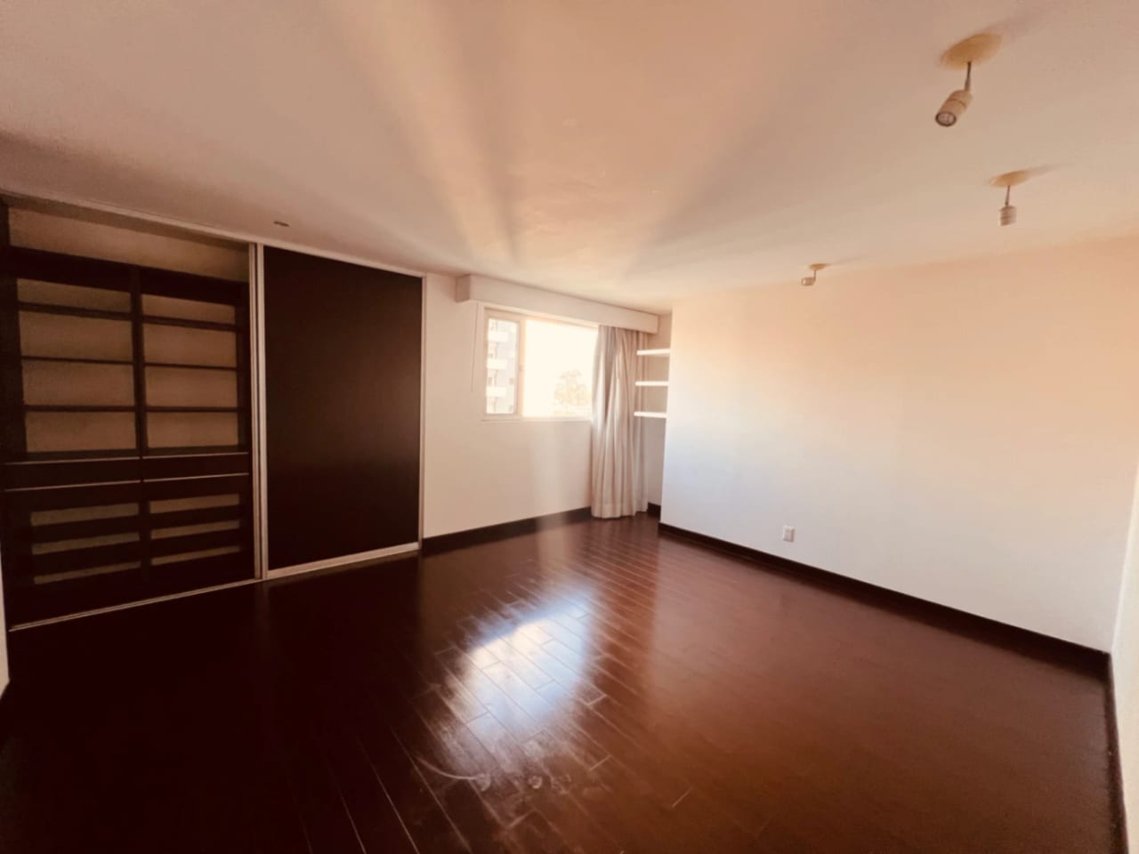 Apartamento en alquiler, Edificio Attica 2, zona 14 — Apartamento en Alquiler en Attica II, Zona 14, Guatemala, Ciudad — foto 13 de 15