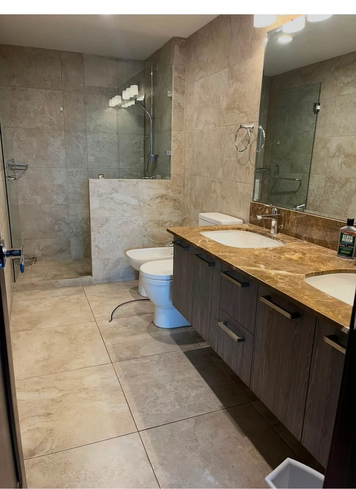 Apartamento en alquiler, Edificio Santa Sofia, zona 10 — Apartamento en Alquiler en Santa Sofía, Zona 10, Guatemala, Ciudad — foto 5 de 11