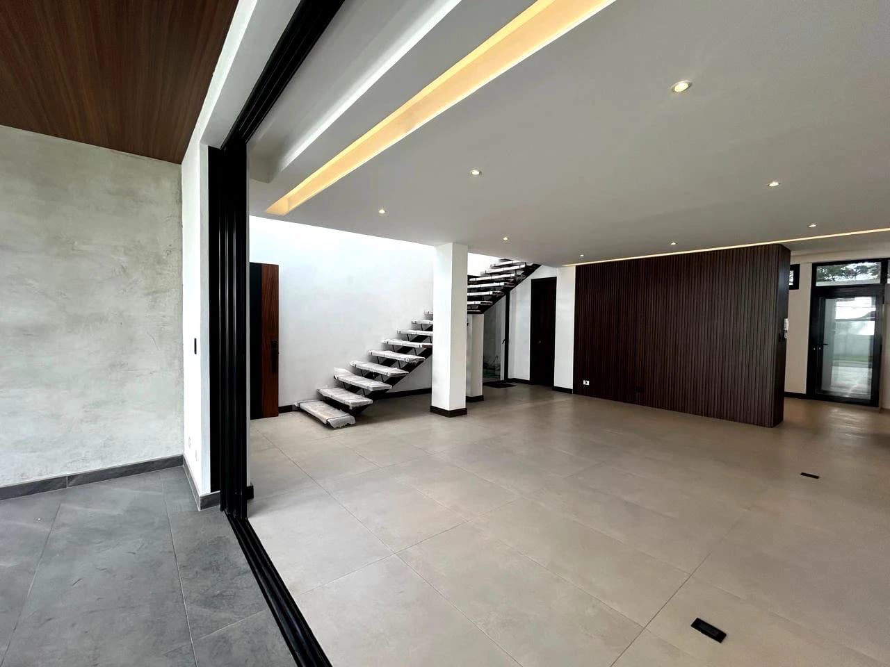 Casa en venta, La Herradura, zona 13 — Casa en Venta en Zona 13, Guatemala, Ciudad — foto 3 de 14