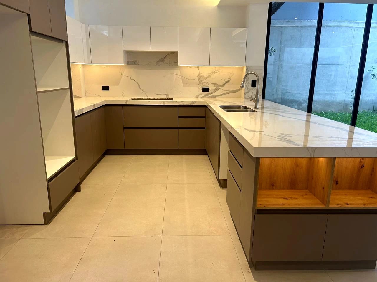Casa en venta, La Herradura, zona 13 — Casa en Venta en Zona 13, Guatemala, Ciudad — foto 5 de 14