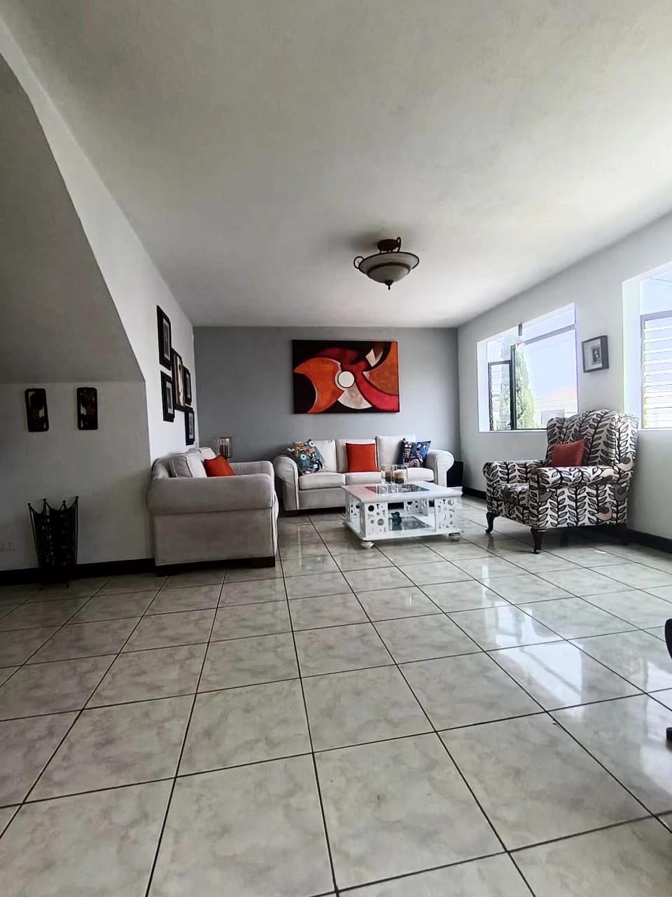 Casa en venta, San Cristóbal, zona 8 de Mixco — Casa en Venta en Zona 8 Mixco, Guatemala, Ciudad — foto 1 de 11