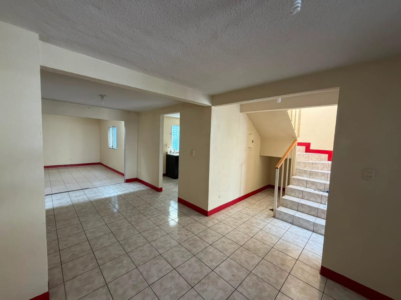 Casa en Venta | Jardines de la Mansión 2, Zona 13, San Miguel Petapa — Casa en Venta en San Miguel Petapa, Guatemala, Ciudad — foto 1 de 11