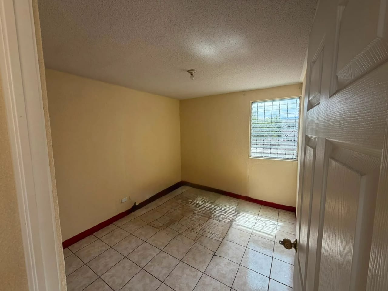 Casa en Venta | Jardines de la Mansión 2, Zona 13, San Miguel Petapa — Casa en Venta en San Miguel Petapa, Guatemala, Ciudad — foto 5 de 11